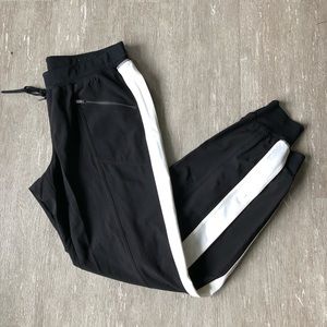 Xersion Black Joggers Size Medium